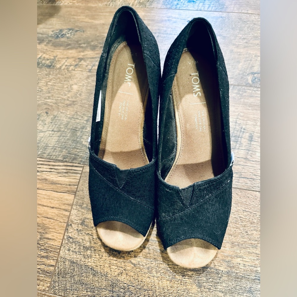 Tom’s Classic Espadrille Wedge Sandal size 7.5; black